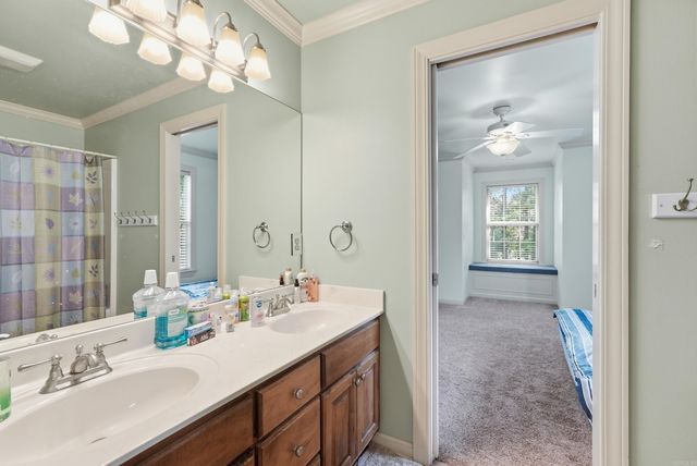 121 Lily Drive, Maumelle, AR 72113