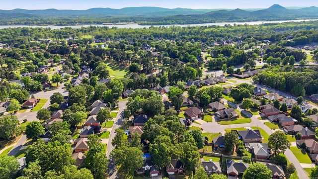 121 Lily Drive, Maumelle, AR 72113