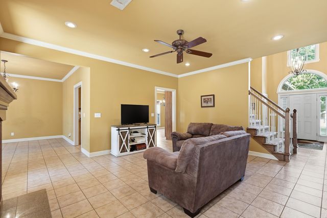 121 Lily Drive, Maumelle, AR 72113