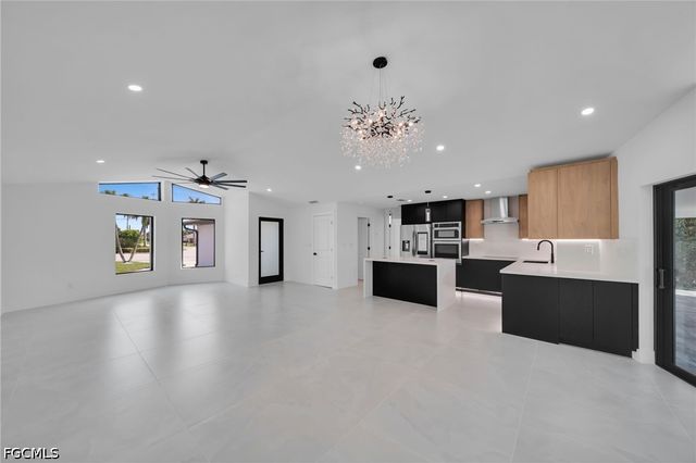 1938 Cornwallis PKWY, Cape Coral, FL 33904