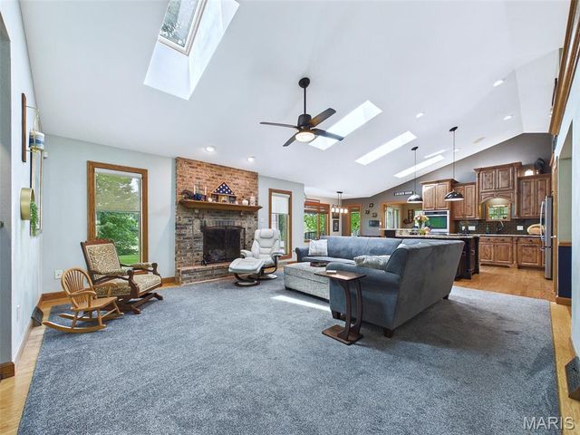 1602 Greenbrier Drive, O'fallon, IL 62269