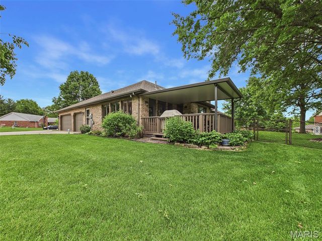 1602 Greenbrier Drive, O'fallon, IL 62269