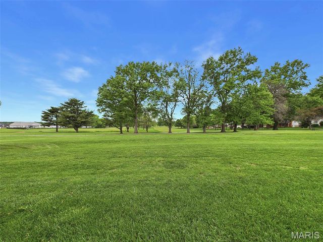 1602 Greenbrier Drive, O'fallon, IL 62269