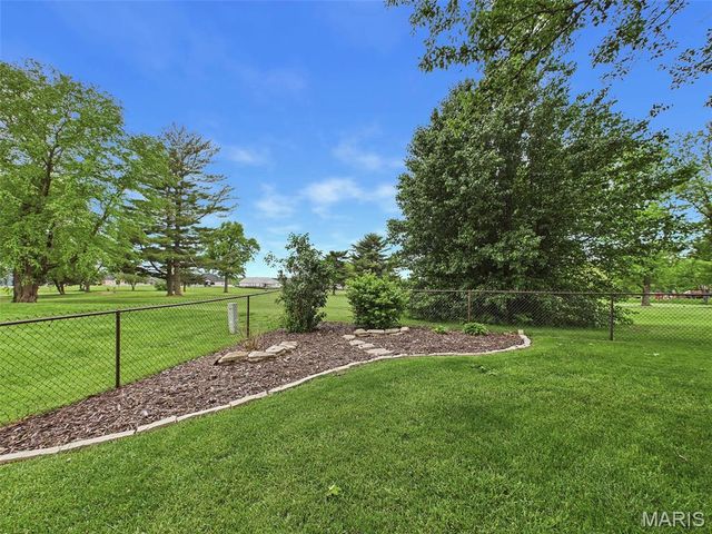 1602 Greenbrier Drive, O'fallon, IL 62269
