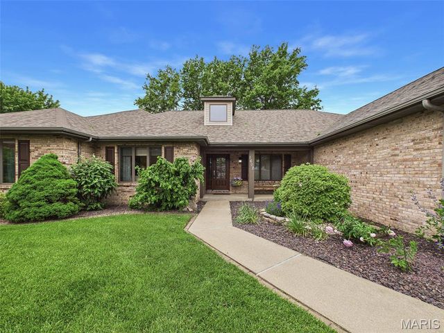 1602 Greenbrier Drive, O'fallon, IL 62269