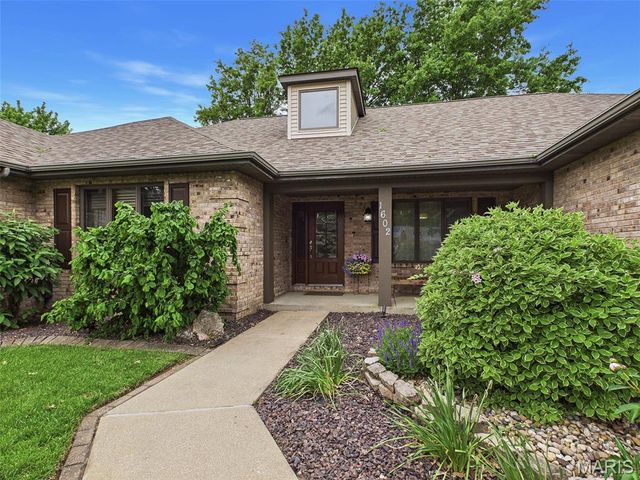 1602 Greenbrier Drive, O'fallon, IL 62269