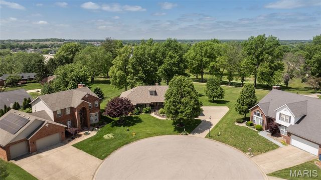 1602 Greenbrier Drive, O'fallon, IL 62269