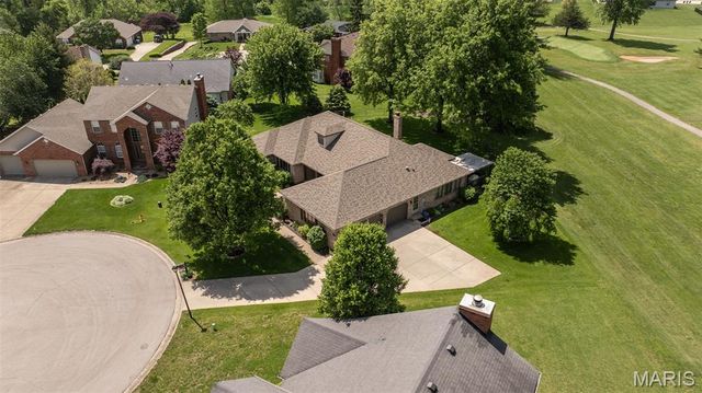 1602 Greenbrier Drive, O'fallon, IL 62269