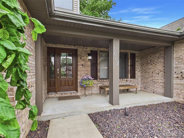 1602 Greenbrier Drive, O'fallon, IL 62269