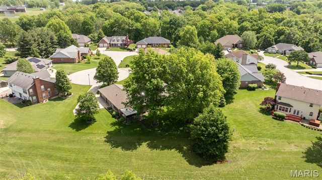 1602 Greenbrier Drive, O'fallon, IL 62269
