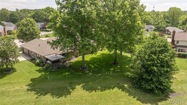 1602 Greenbrier Drive, O'fallon, IL 62269