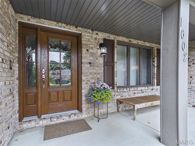 1602 Greenbrier Drive, O'fallon, IL 62269