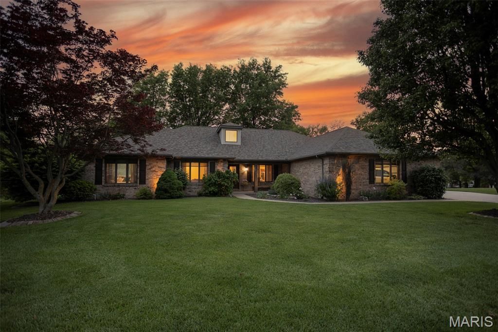 1602 Greenbrier Drive, O'fallon, IL 62269