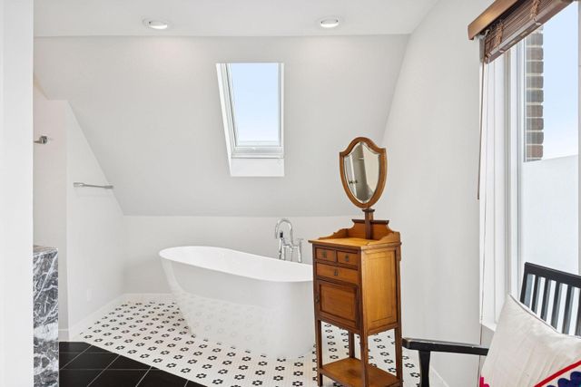 3145 E Bde Maka Ska Parkway, Minneapolis, MN 55408