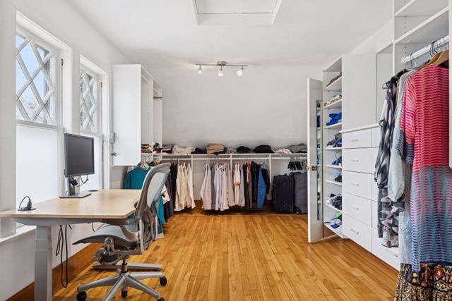 3145 E Bde Maka Ska Parkway, Minneapolis, MN 55408