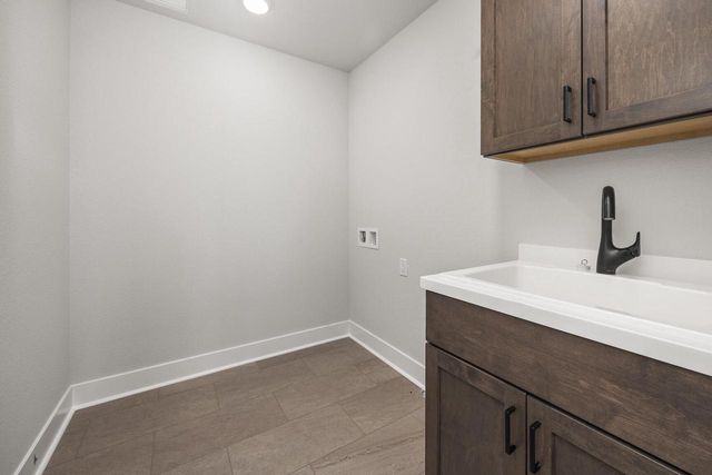 1750 Switchgrass STREET, Oconomowoc, WI 53066