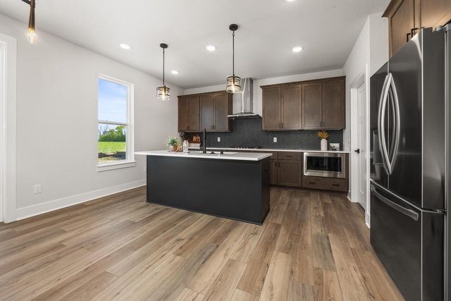 1750 Switchgrass STREET, Oconomowoc, WI 53066