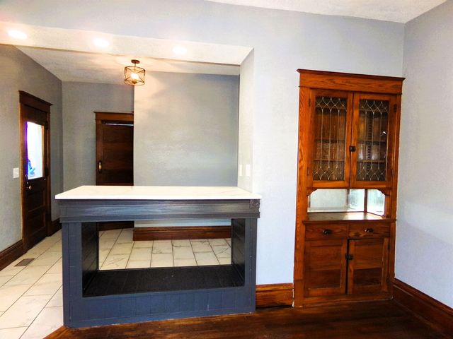 1403 17th Street, Rock Island, IL 61201