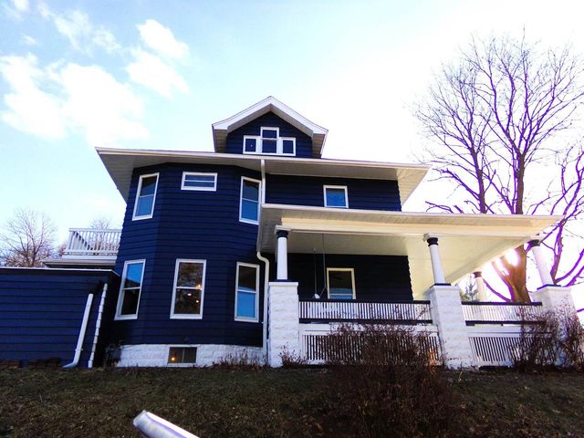 1403 17th Street, Rock Island, IL 61201