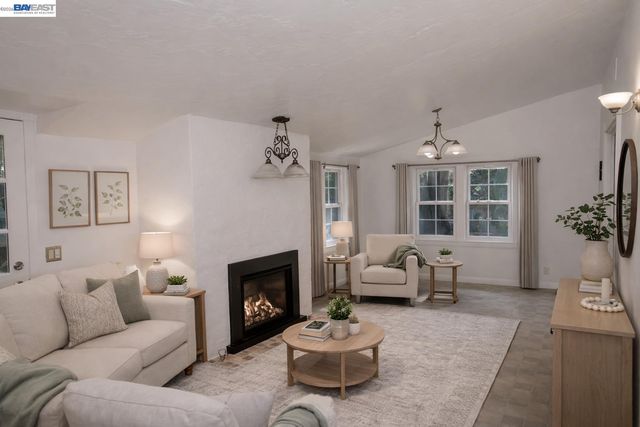 97 Belleau Ave, Atherton, CA 94027