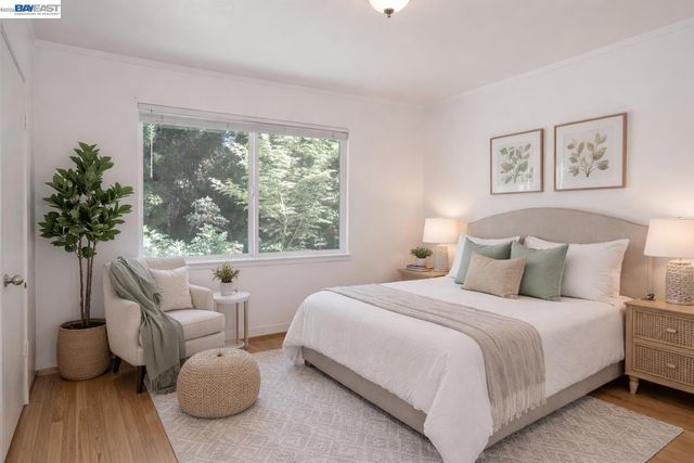 97 Belleau Ave, Atherton, CA 94027