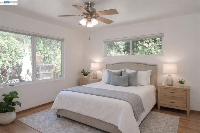 97 Belleau Ave, Atherton, CA 94027