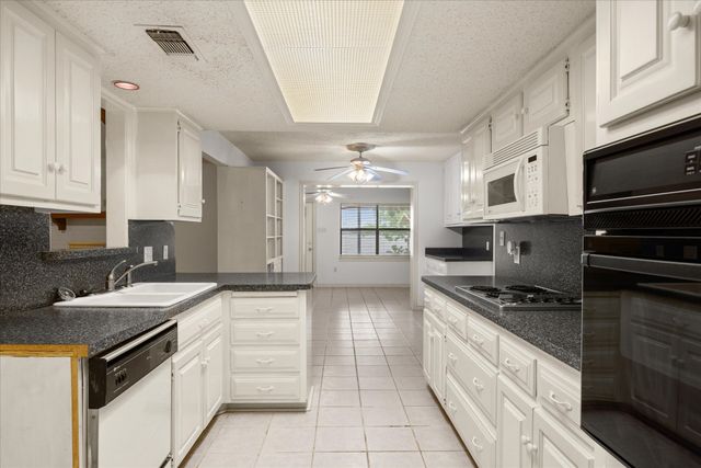 3905 Winding Way, Granbury, TX 76049