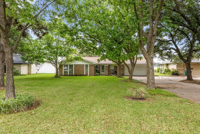 3905 Winding Way, Granbury, TX 76049
