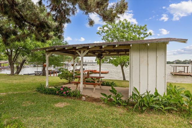 3905 Winding Way, Granbury, TX 76049
