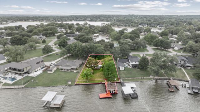 3905 Winding Way, Granbury, TX 76049
