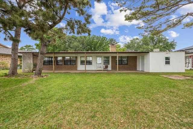 3905 Winding Way, Granbury, TX 76049