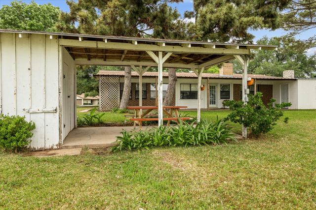 3905 Winding Way, Granbury, TX 76049