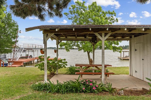 3905 Winding Way, Granbury, TX 76049