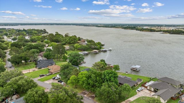 3905 Winding Way, Granbury, TX 76049