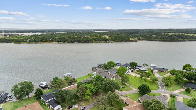 3905 Winding Way, Granbury, TX 76049