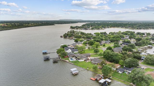 3905 Winding Way, Granbury, TX 76049