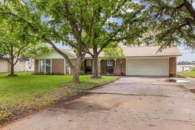 3905 Winding Way, Granbury, TX 76049