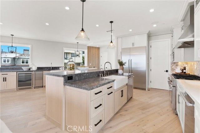 2141 Circle Drive, Hermosa Beach, CA 90254