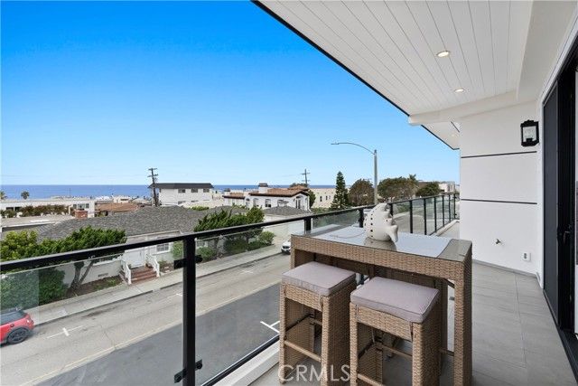 2141 Circle Drive, Hermosa Beach, CA 90254