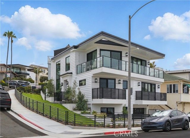 2141 Circle Drive, Hermosa Beach, CA 90254