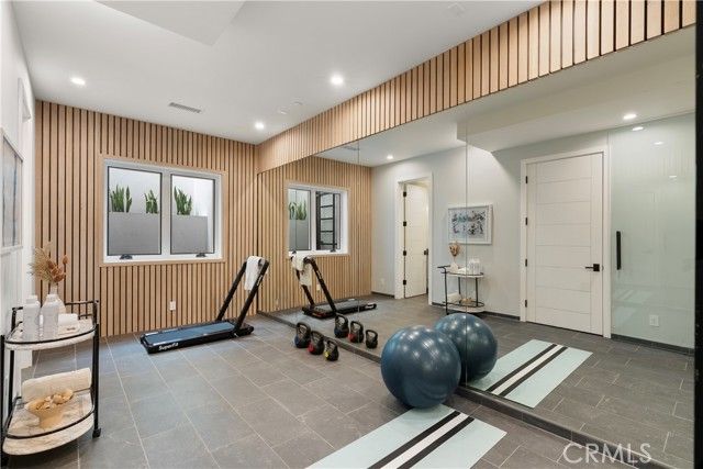 2141 Circle Drive, Hermosa Beach, CA 90254