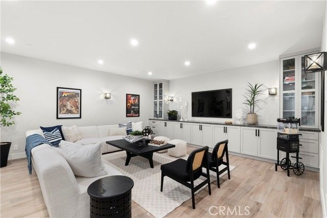 2141 Circle Drive, Hermosa Beach, CA 90254