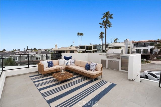 2141 Circle Drive, Hermosa Beach, CA 90254