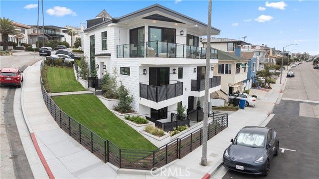 2141 Circle Drive, Hermosa Beach, CA 90254