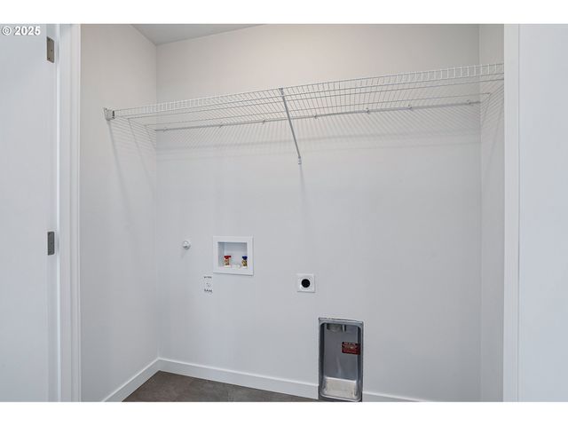 7304 Sw 13th St, Portland, OR 97239