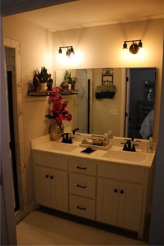 1000 NW 4th Street, Oak Grove, MO 64075