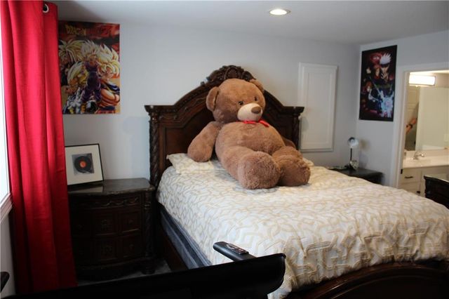 1000 NW 4th Street, Oak Grove, MO 64075