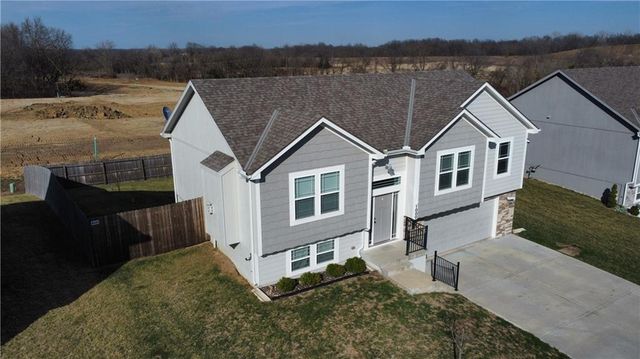 1000 NW 4th Street, Oak Grove, MO 64075