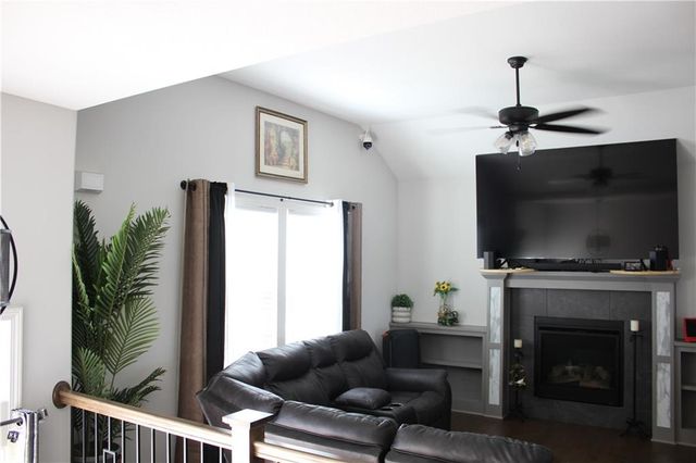 1000 NW 4th Street, Oak Grove, MO 64075