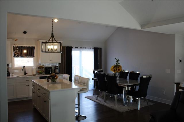 1000 NW 4th Street, Oak Grove, MO 64075